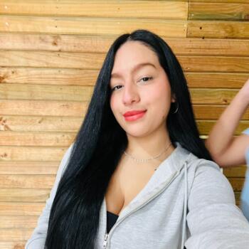 Babysitter in Uberlândia: Kenyerlin