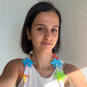 Baby-sitter Port-Saint-Louis-du-Rhône: Lyna