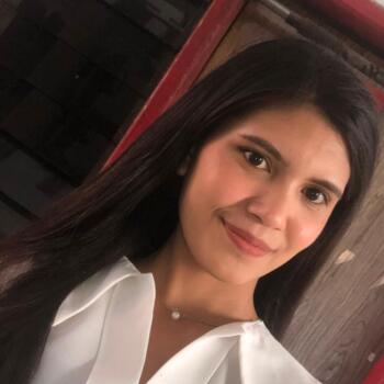 Babysitter di Kota Surabaya: Tesalonika Weni Dedu
