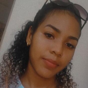 Niñera en Burunga: Iris mileydi