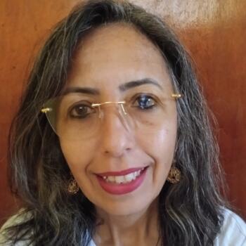 Babysitter in Queimados: Elizabeth