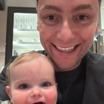 Nannyjobb i Karlsudd: barnvaktsjobb Yann