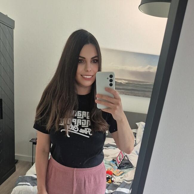 Oppaswerk in Den Haag: Adriana