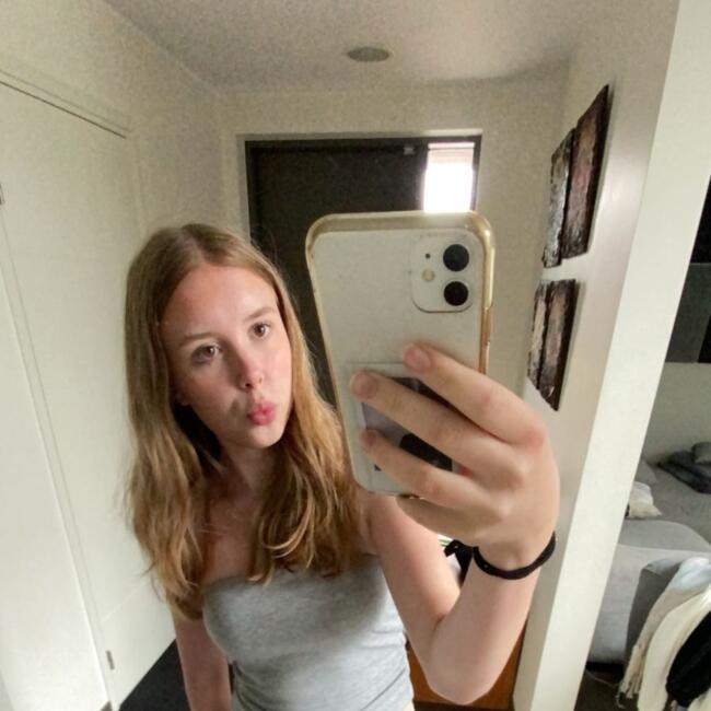 Babysitter in Kaarina: Julia
