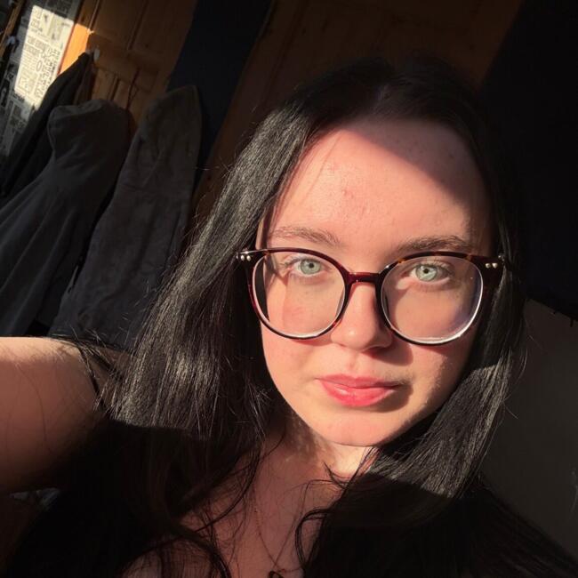 Babysitter in Galway: Roisin