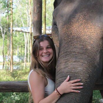 Babysitter in Le Pian-Médoc: Julie