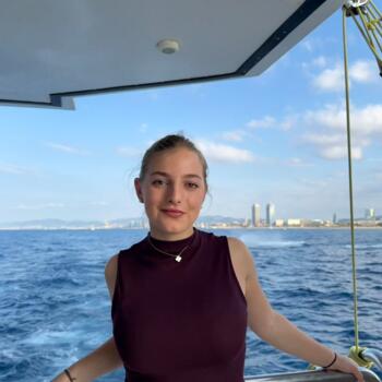 Babysitter in Riehen: Hailey