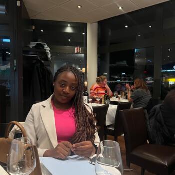 Babysitter in Le Grand-Saconnex: Naomie