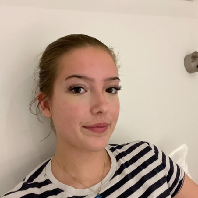 Babysitter in Ixelles-Elsene: Claire