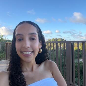 Babysitter in Cidra: Madeline Yolani