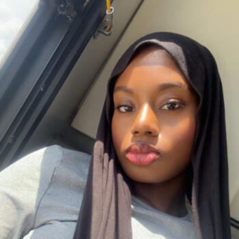 Babysitter Oakville: Aisha