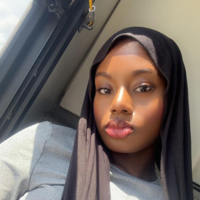 Baby-sitter in Oakville: Aisha