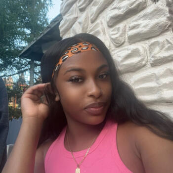 Babysitter in Ajax: Anika