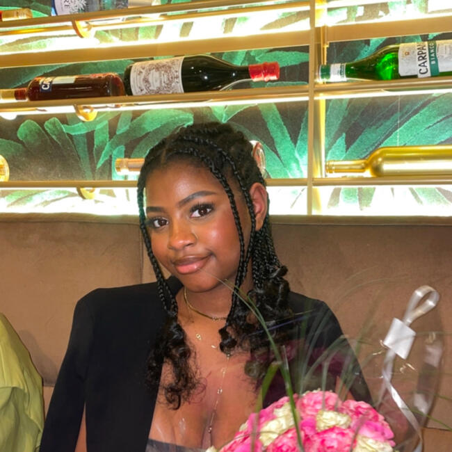 Babysitter in Ville-la-Grand: Ciara