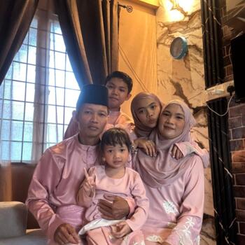 Babysitting job in Kuching: babysitting job SITI NAZIRAH