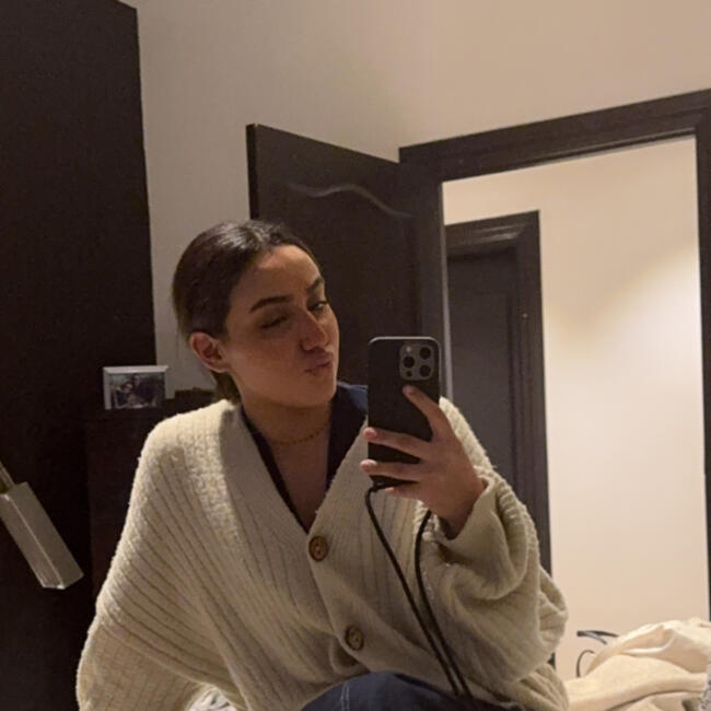 Babysitter in Paris: Malak