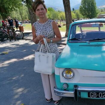 Babysitter in Frassino: Corinne