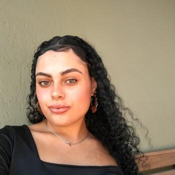 Babysitter Três Rios: Sarah