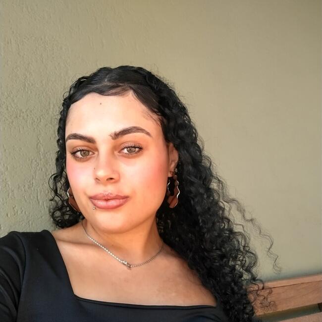 Babysitter in Três Rios: Sarah