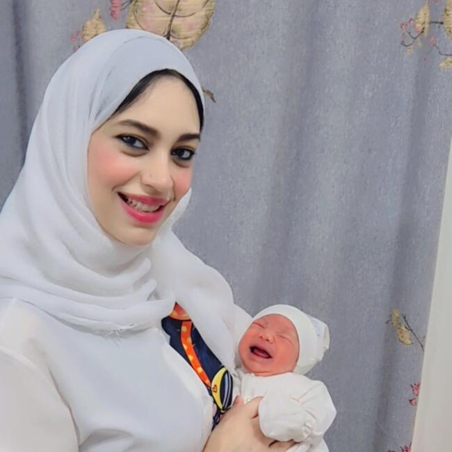 وظيفة جليسة أطفال في Jazīrat Abū Z̧aby: Manar