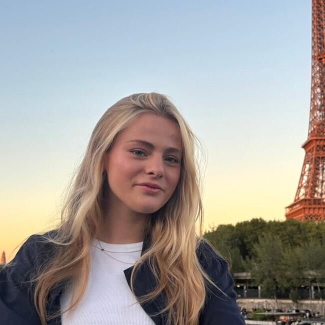 Babysitter in Paris: Ines