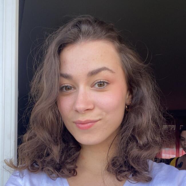 Babysitter in Meursault: Karlyne