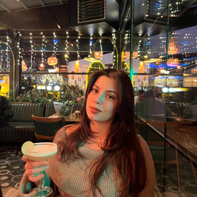 Babysitter in London: Elif