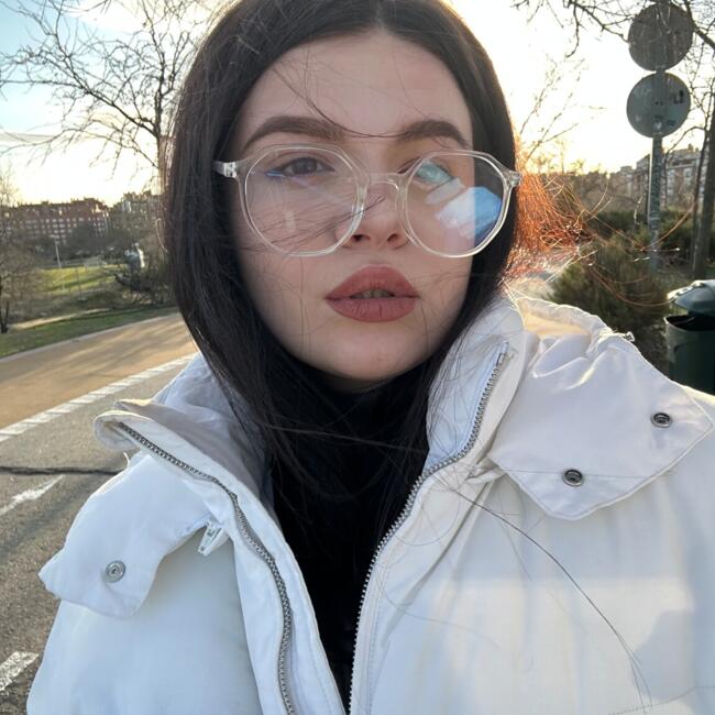 Niñera en Marbella: Ника