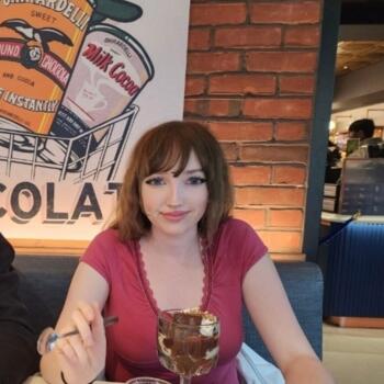 Babysitter in Anaheim: Ellianna