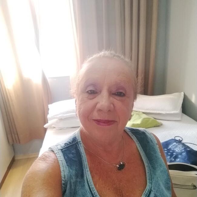 Babá em Cotia: Aparecida