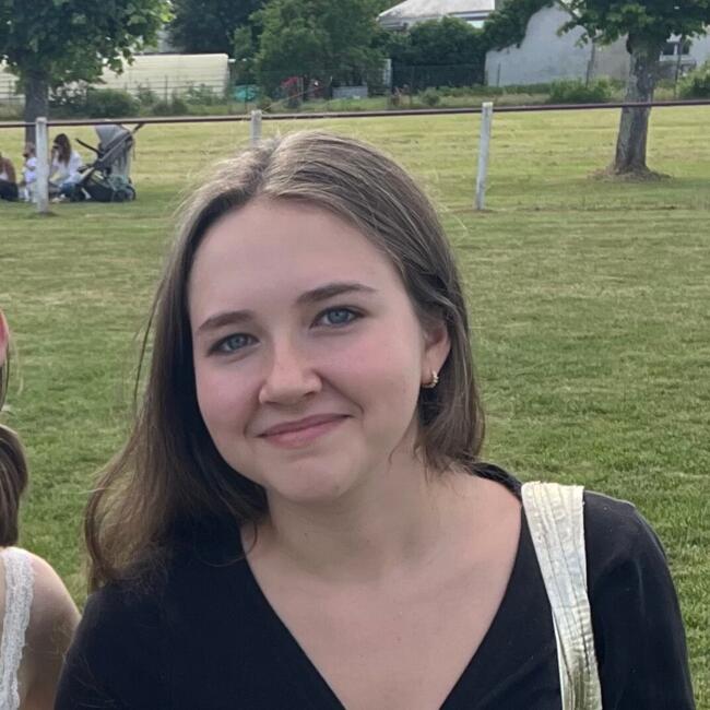 Babysitter in Tours: Jessy