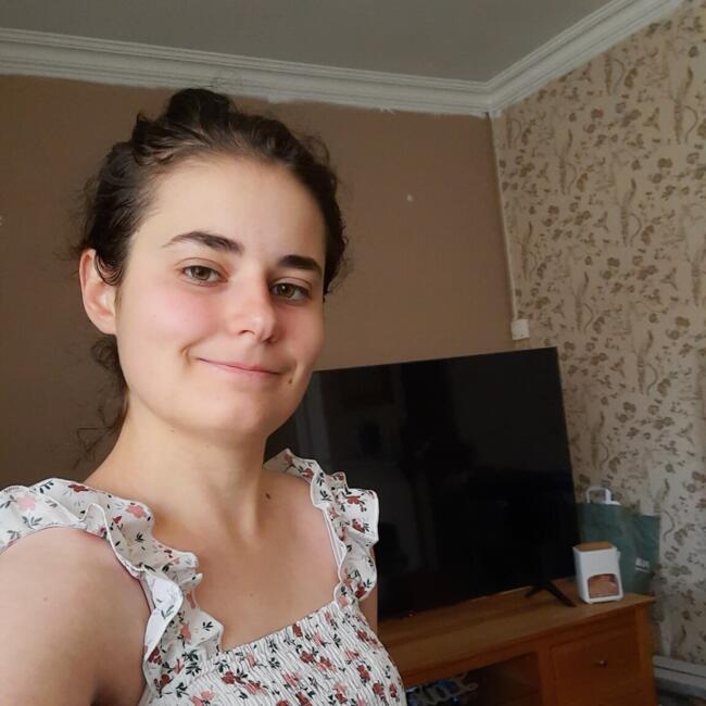Babysitter in Bristol: Laura