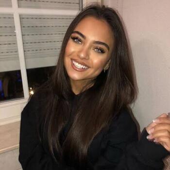 Babysitter in Bergerac: Dami