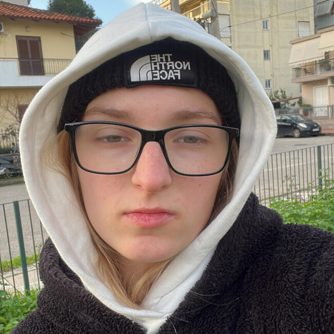 Babysitter in Pátrai: Αγαπη