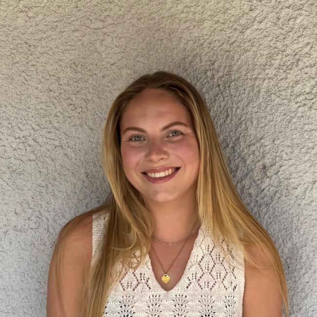 Babysitter in Arenthon: Cloé