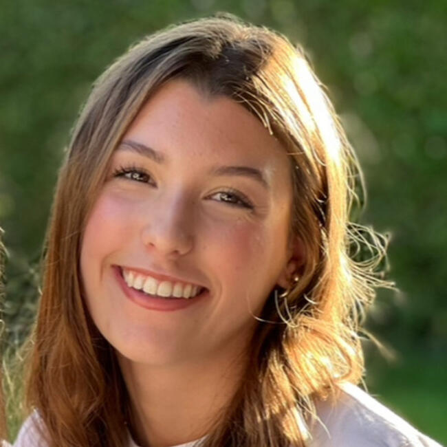 Babysitter in Poitiers: Louna