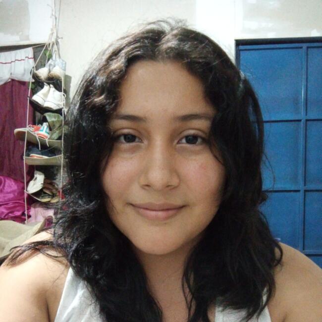 Babysitter in Izalco: Cinthia Martinez