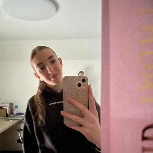 Babysitter in Dol (Mestna Občina Krško): Katja