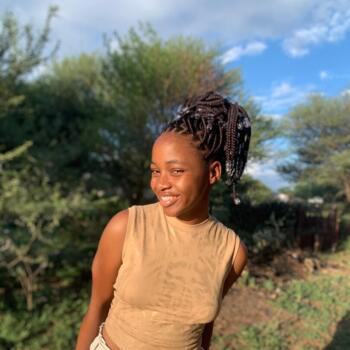 Babysitter in Gaborone: Nobantu Victoria