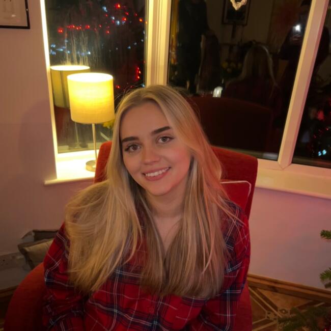 Babysitter in London: Freya