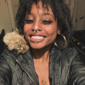Babysitter in Oakland: Elisha