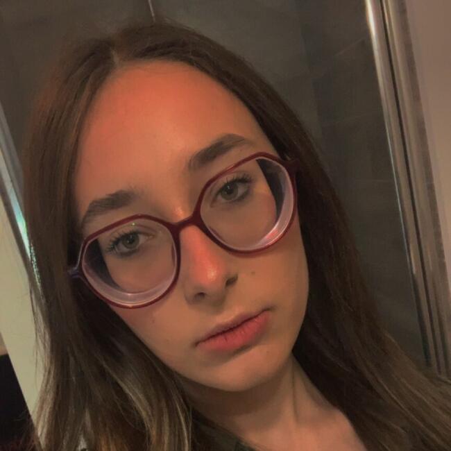 Babysitter in Périgueux: Amélia