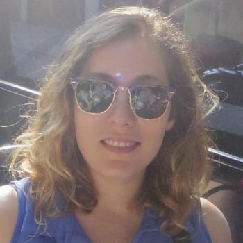 Baby-sitting Nantes: job de garde d'enfants Leila