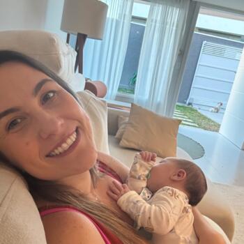 Babysitting job in Curitiba: babysitting job Isabella