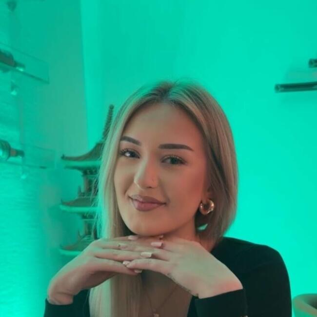 Babysitter a Brugg: Simona