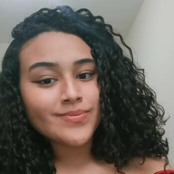 Babá em Ponta Grossa: Alehandra