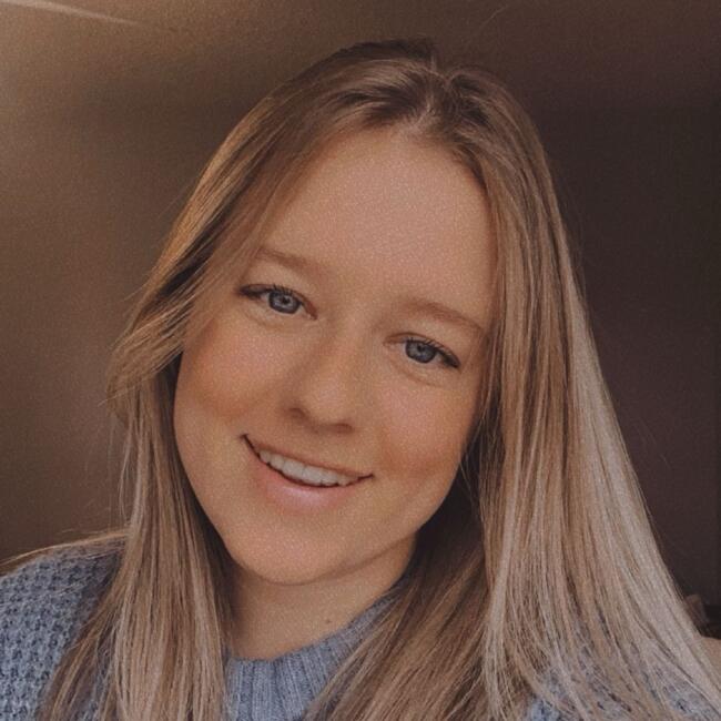 Baby-sitter in Oshawa: Ashley