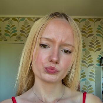 Babysitter in Saint-Valery-en-Caux: Lucie