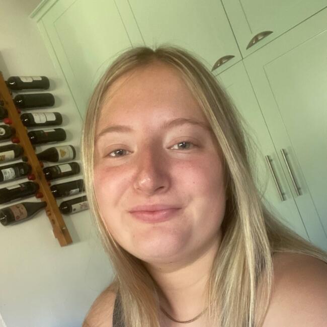 Nanny in Pinos Genil: Celia