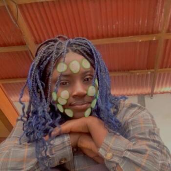 Babysitter in Calais: Chrisna